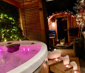 Romantisch Wellness Appartement met privé Hottub Sauna Gamesroom